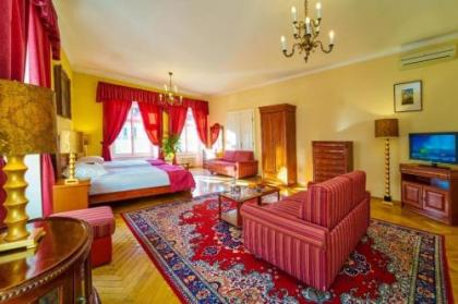 Josephine Old Town Square Hotel - image 1