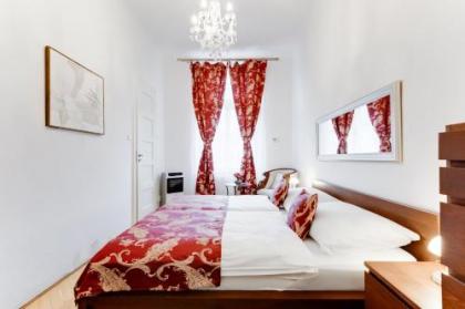 Old Town Square Royal Apartment - image 16
