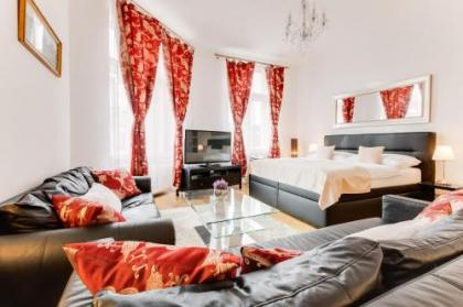 Old Town Square Royal Apartment - image 2