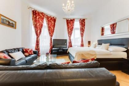 Old Town Square Royal Apartment - image 3