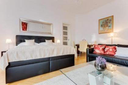 Old Town Square Royal Apartment - image 9