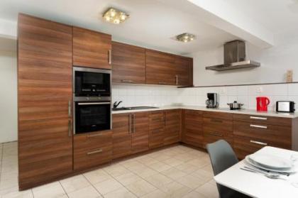 Central Riverside Apartments - image 6