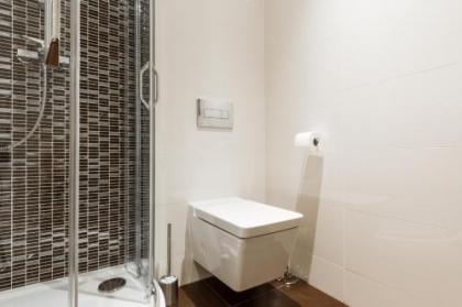 Sunny Riverside Apartments - image 16
