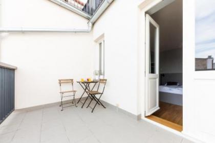 Sunny Riverside Apartments - image 5