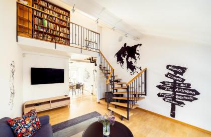 4BR 3BATH BALCONY central Harry Potter penthouse - image 1
