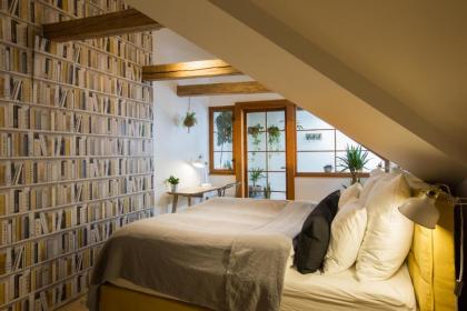 Old Town Boho-Chic Attic with Hanging Chair - image 12
