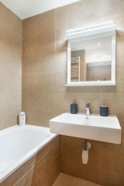 Designer Apartments Vinohrady - image 14