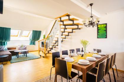 HOME ALONE 5BR+3BATH Penthouse in center of Prague - image 1