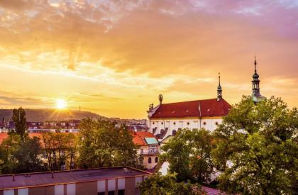 HOME ALONE 5BR+3BATH Penthouse in center of Prague - image 2