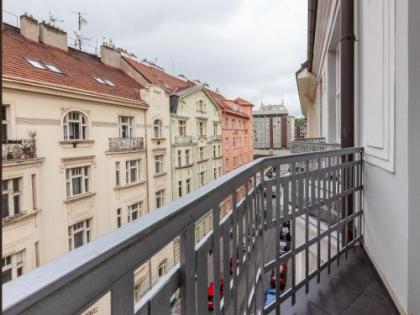 Golden Prague Rooms - image 4