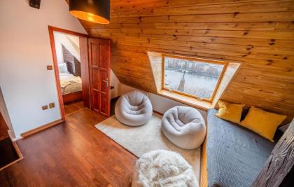 5BR 2BATH Masarykovo nábřeží apartment - image 20