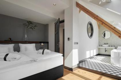 Hotel Republika & Suites - image 2