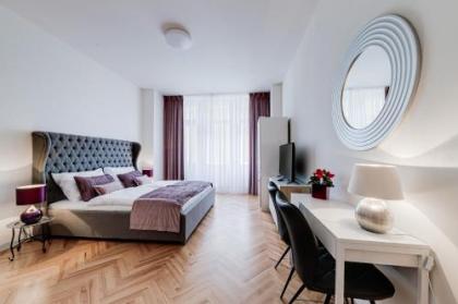 Gold Art Apartments - image 1