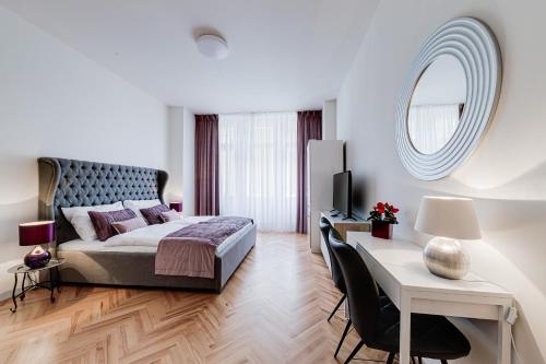 Gold Art Apartments - main image