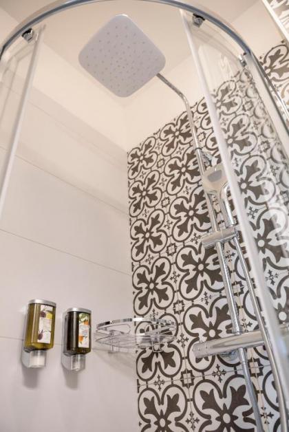 Letna Garden Suites - image 5