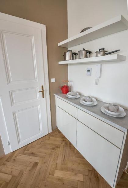 Letna Garden Suites - image 8