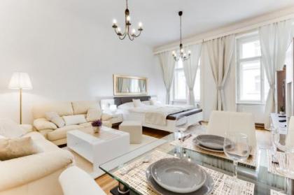 Diamond Riverside Apartment in the Heart of Prague - image 1