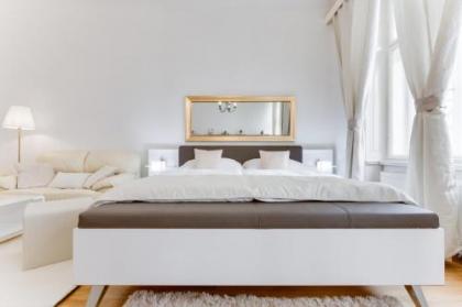 Diamond Riverside Apartment in the Heart of Prague - image 17