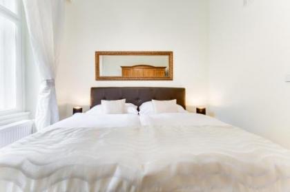 Diamond Riverside Apartment in the Heart of Prague - image 7