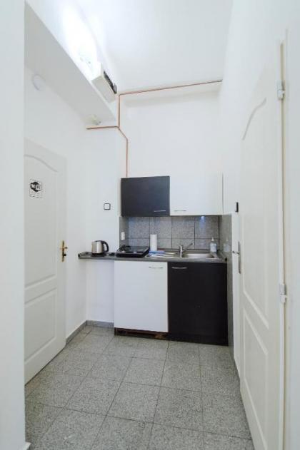 Modern Apartment Skolska 20 - image 12
