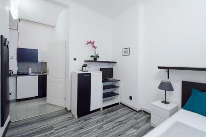 Modern Apartment Skolska 20 - image 17