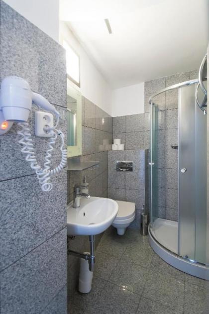 Modern Apartment Skolska 20 - image 20