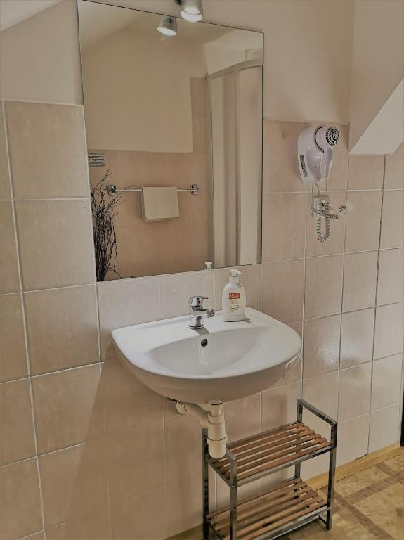 Auspicie Apartment - image 5