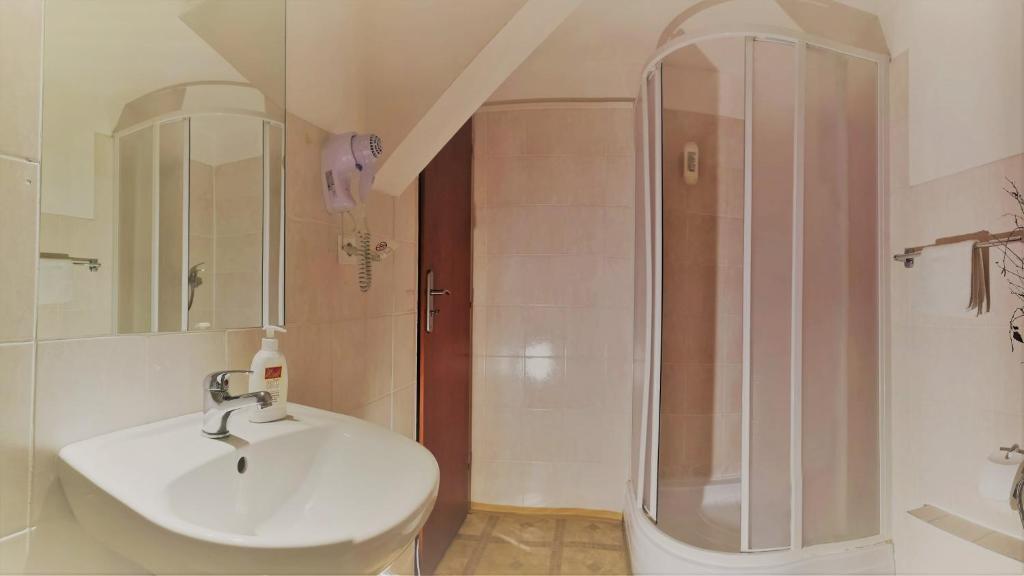 Auspicie Apartment - image 6