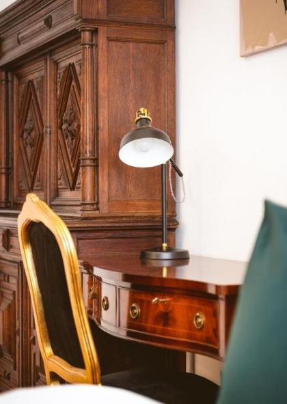 Kafka Apartment 4BR+2bath Old Town - image 20