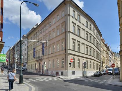 EA Hotel New Town - image 1