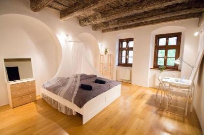 600 y.o. buliding silent paradise in the old town