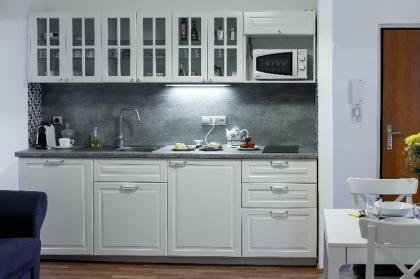 Modern Romantic Apartment close to Castle - image 2