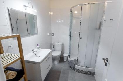 Modern Romantic Apartment close to Castle - image 3