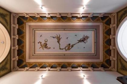 Cosy New Town Attic Studio - image 8