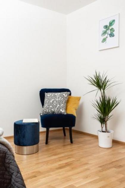Cosy New Town Attic Studio - image 9