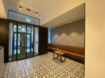 Chevron Hotel - image 10