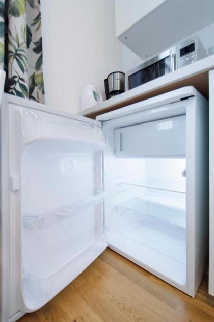 Modern apartment Spanelska - image 18