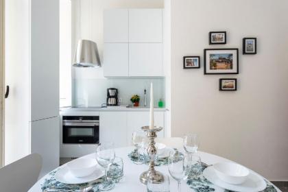 Wenceslas Square Apartment by mABANO EStAtES