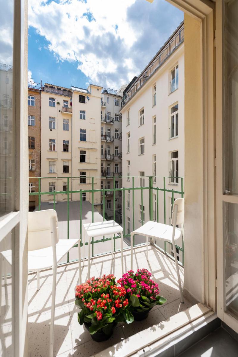 Wenceslas Square Apartment by MABANO ESTATES - image 5