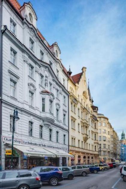 Kaprova Old Town Apartments - image 2
