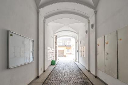 Salvador - design Daliesque apartment in Prague - image 19