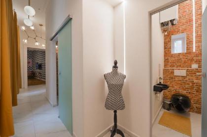 Salvador - design Daliesque apartment in Prague - image 2