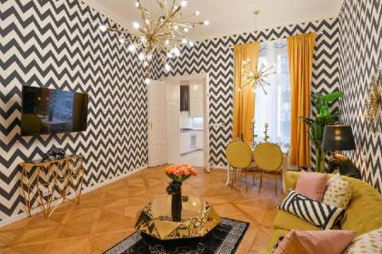 Salvador - design Daliesque apartment in Prague - image 3