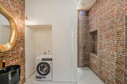 Salvador - design Daliesque apartment in Prague - image 6