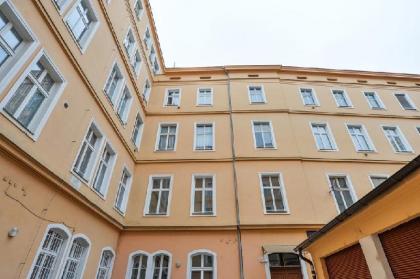 Salvador - design Daliesque apartment in Prague - image 8