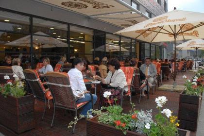 Iris Hotel Eden - image 5