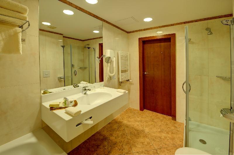 Jalta Boutique Hotel - image 2
