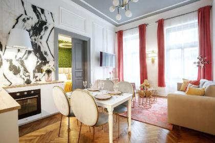 City Jungle Apartment by Main Station Prague