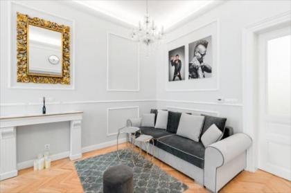 Vogue Prague Apartment in Historical Space - image 15
