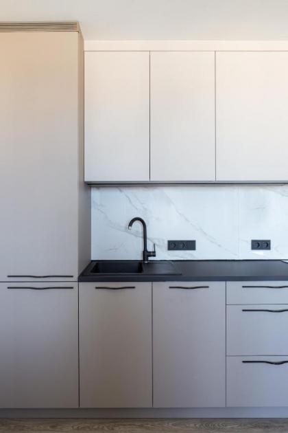 Minimalist Studio in Vinohrady by Prague Days - image 4